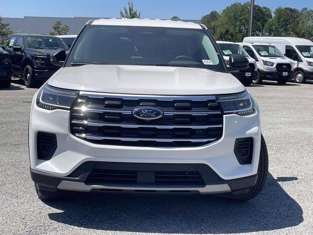 2026 White Ford Explorer Active RWD SUV