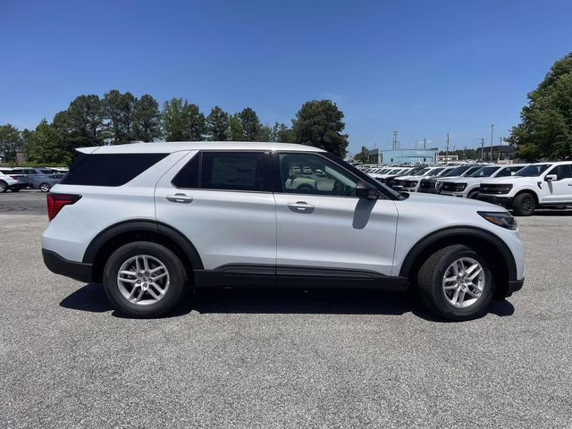 2026 White Metallic Ford Explorer Active RWD SUV
