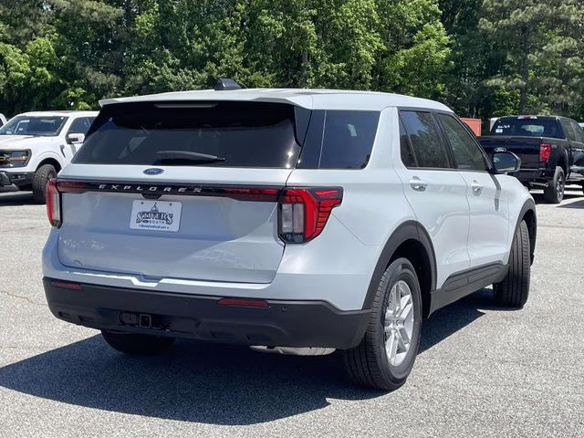 2026 White Metallic Ford Explorer Active RWD SUV