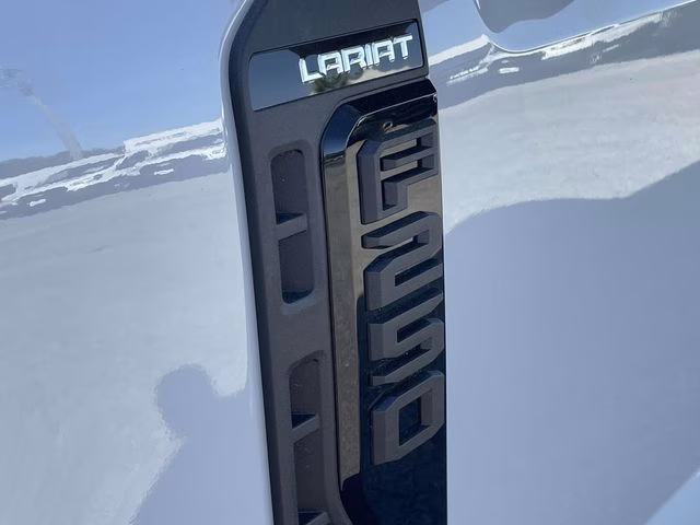 2026 Avalanche Ford Super Duty F-250 SRW Lariat 4X4 Truck