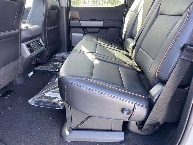 2026 Avalanche Ford Super Duty F-250 SRW Lariat 4X4 Truck