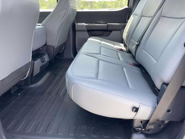 2026 Oxford White Ford F-150 XL 4X4 Truck