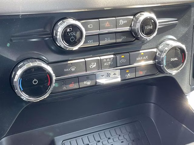 2026 Oxford White Ford F-150 XLT 4X4 Truck