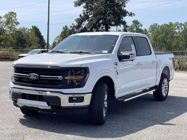 2026 Oxford White Ford F-150 XLT 4X4 Truck