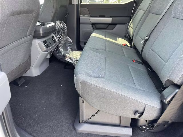 2026 Oxford White Ford F-150 XLT 4X4 Truck