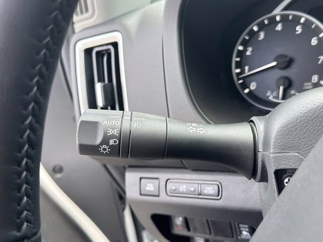 2025 Glacier White Nissan Frontier SV RWD Truck