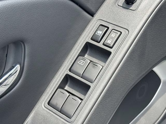 2025 Glacier White Nissan Frontier SV RWD Truck