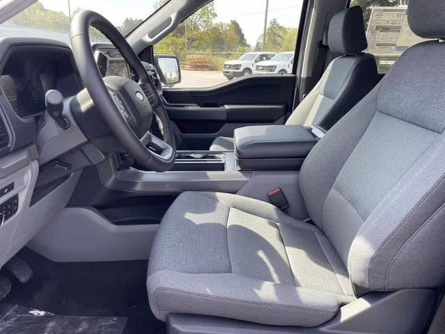 2026 Oxford White Ford F-150 XLT 4X4 Truck