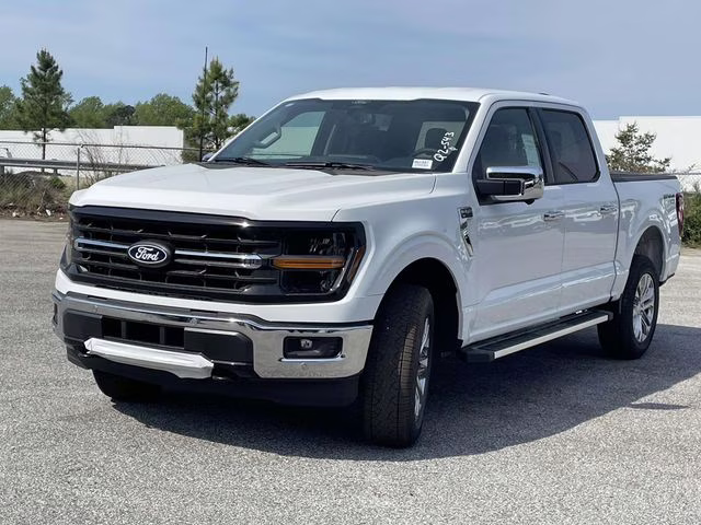 2026 Oxford White Ford F-150 XLT 4X4 Truck