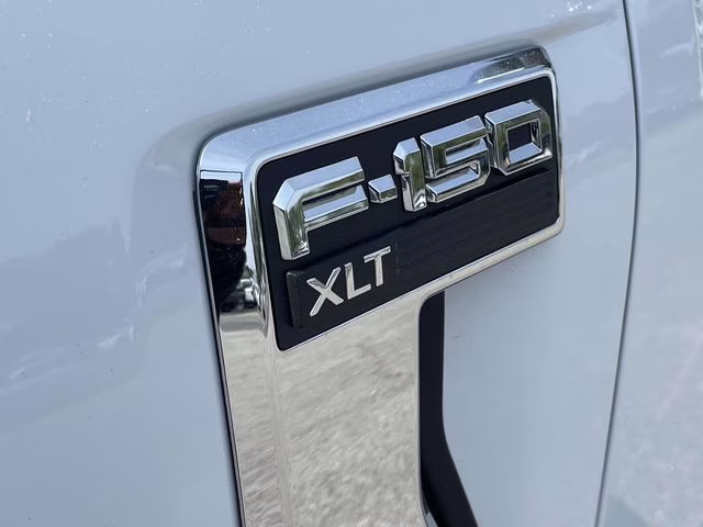 2026 Oxford White Ford F-150 XLT 4X4 Truck