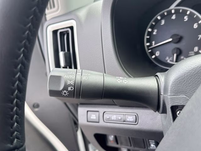 2025 Glacier White Nissan Frontier SV RWD Truck
