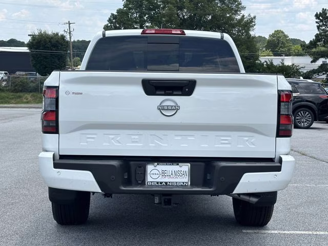 2025 Glacier White Nissan Frontier SV RWD Truck