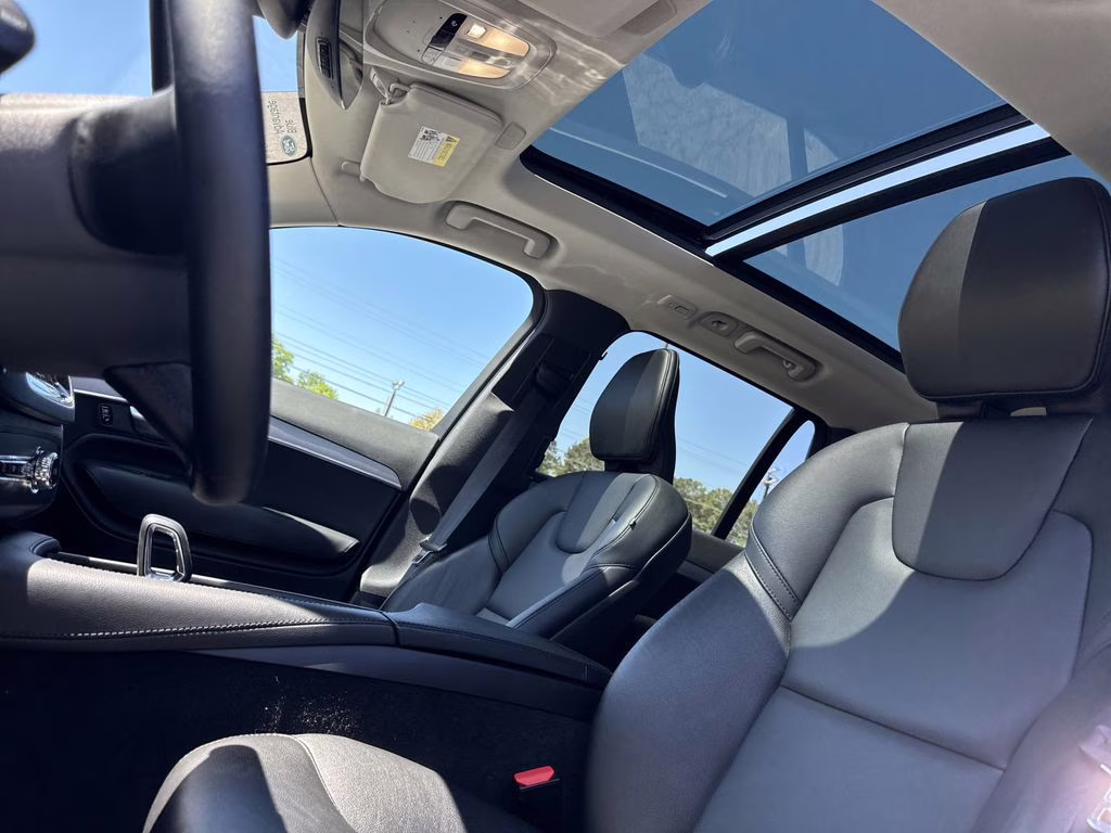 2023 Gray Metallic Volvo XC90 B5 Core AWD SUV