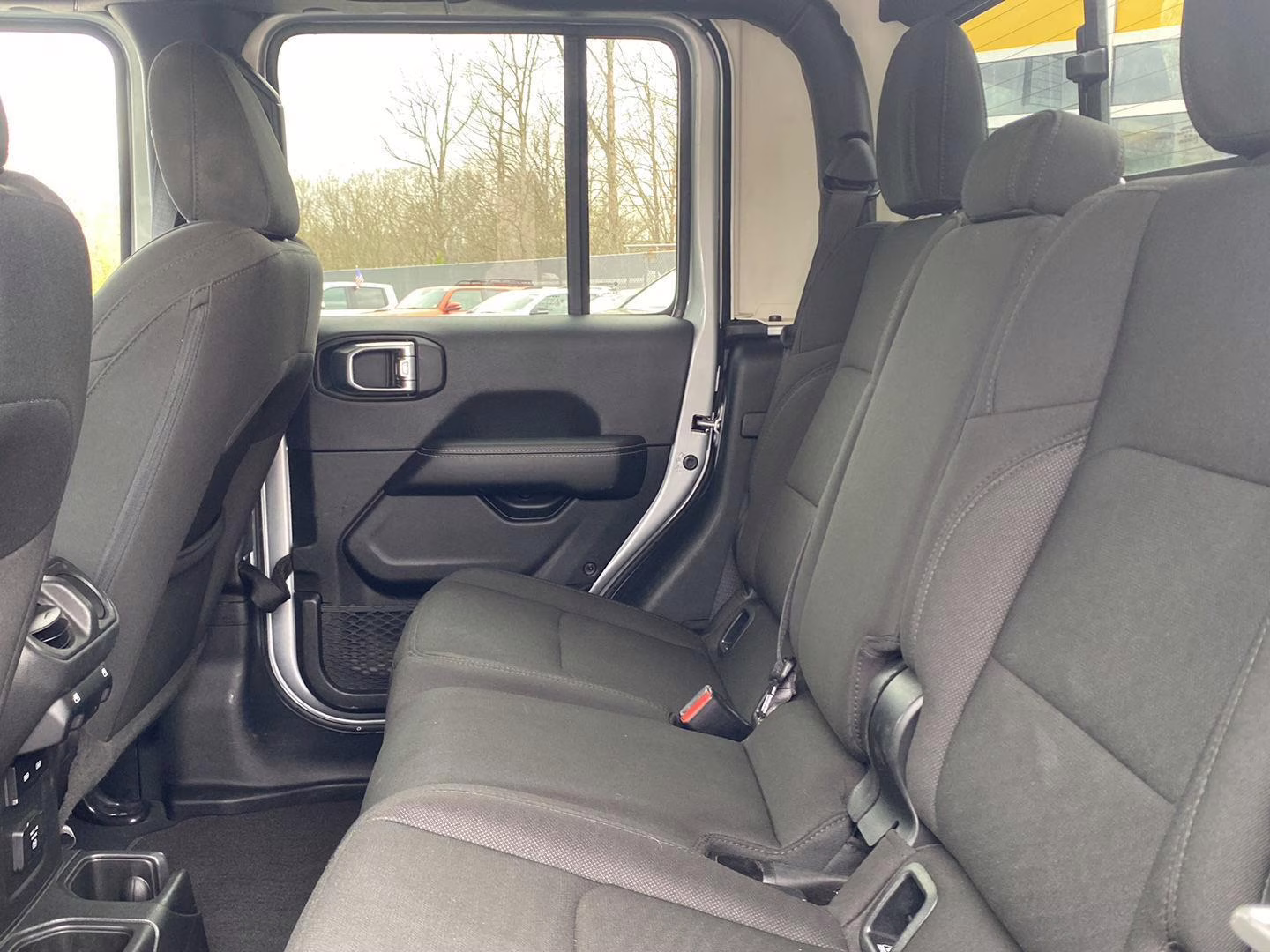 2023 Silver Zynith Clearcoat Jeep Gladiator Overland 4X4 Truck