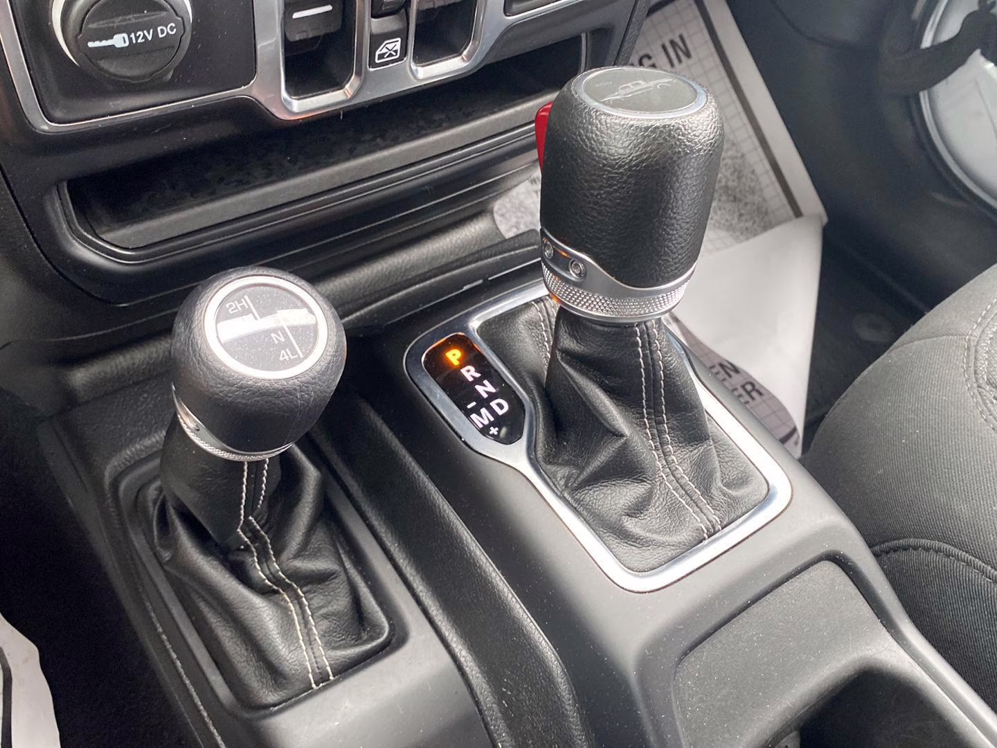 2023 Silver Zynith Clearcoat Jeep Gladiator Overland 4X4 Truck