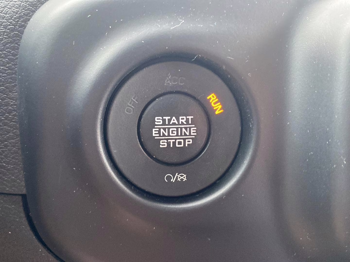 2023 Silver Zynith Clearcoat Jeep Gladiator Overland 4X4 Truck