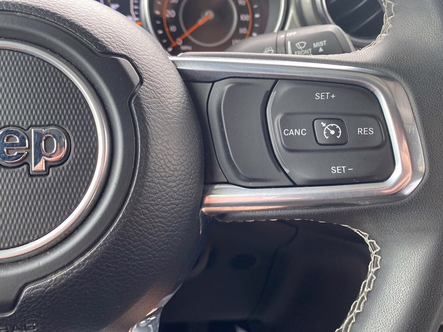 2023 Silver Zynith Clearcoat Jeep Gladiator Overland 4X4 Truck