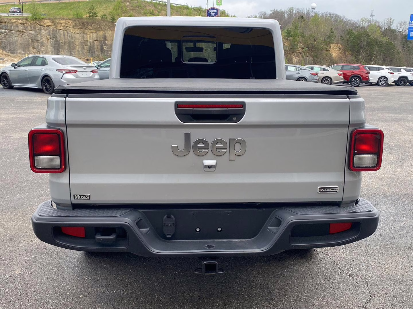 2023 Silver Zynith Clearcoat Jeep Gladiator Overland 4X4 Truck