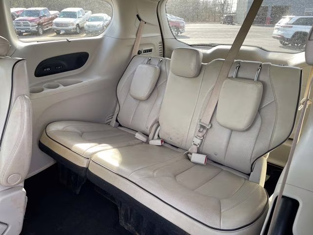 2021 Bright White Clearcoat Chrysler Pacifica Limited AWD Van