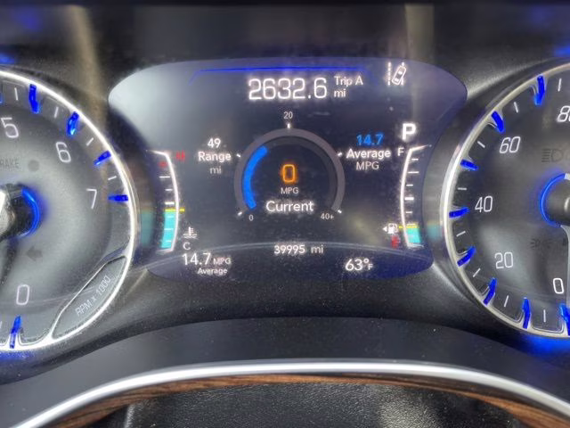 2021 Bright White Clearcoat Chrysler Pacifica Limited AWD Van