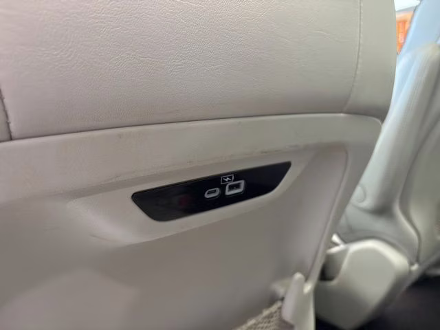 2021 Bright White Clearcoat Chrysler Pacifica Limited AWD Van