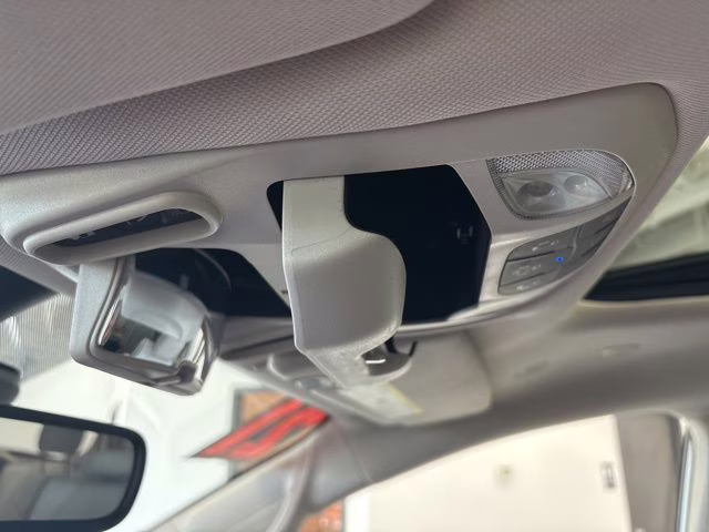 2021 Bright White Clearcoat Chrysler Pacifica Limited AWD Van