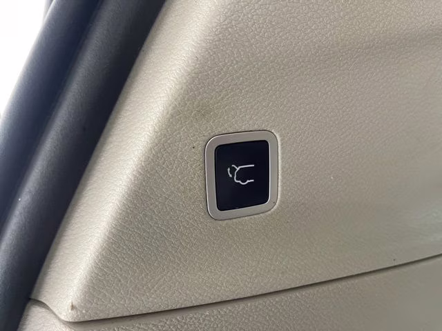 2021 Granite Crystal Metallic Clearcoat Chrysler Pacifica Limited AWD Van