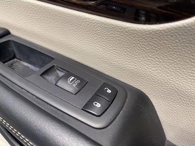 2021 Granite Crystal Metallic Clearcoat Chrysler Pacifica Limited AWD Van