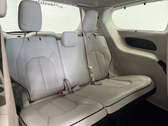 2021 Granite Crystal Metallic Clearcoat Chrysler Pacifica Limited AWD Van