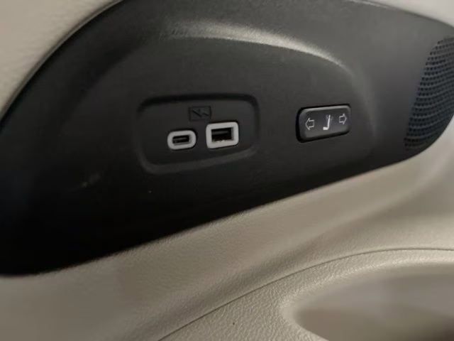 2021 Granite Crystal Metallic Clearcoat Chrysler Pacifica Limited AWD Van