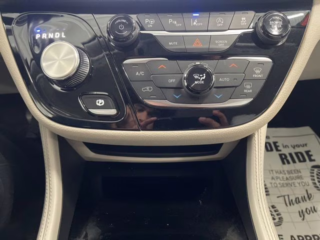 2021 Granite Crystal Metallic Clearcoat Chrysler Pacifica Limited AWD Van