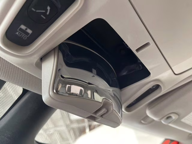 2021 Granite Crystal Metallic Clearcoat Chrysler Pacifica Limited AWD Van