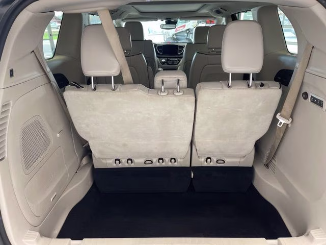 2021 Granite Crystal Metallic Clearcoat Chrysler Pacifica Limited AWD Van
