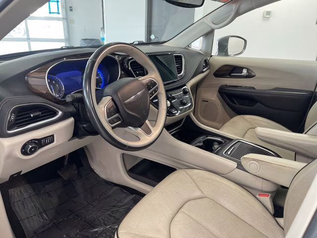 2021 Ceramic Gray Clearcoat Chrysler Pacifica Limited AWD Van