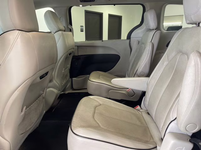 2021 Ceramic Gray Clearcoat Chrysler Pacifica Limited AWD Van