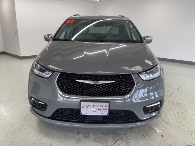 2021 Ceramic Gray Clearcoat Chrysler Pacifica Limited AWD Van