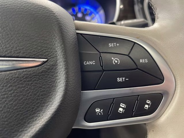 2021 Ceramic Gray Clearcoat Chrysler Pacifica Limited AWD Van