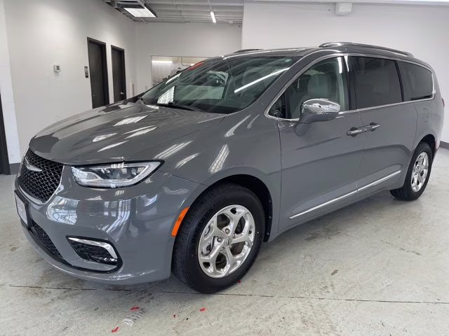 2021 Ceramic Gray Clearcoat Chrysler Pacifica Limited AWD Van