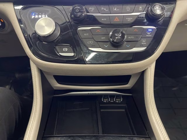 2021 Ceramic Gray Clearcoat Chrysler Pacifica Limited AWD Van