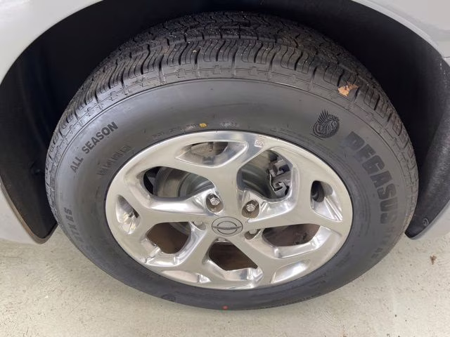 2021 Ceramic Gray Clearcoat Chrysler Pacifica Limited AWD Van