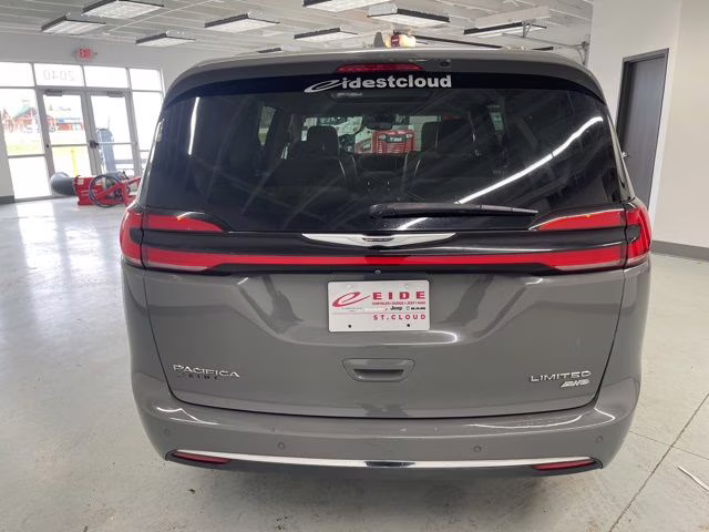 2021 Ceramic Gray Clearcoat Chrysler Pacifica Limited AWD Van