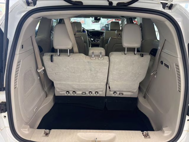 2021 Bright White Clearcoat Chrysler Pacifica Limited AWD Van