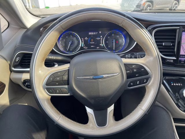 2021 Bright White Clearcoat Chrysler Pacifica Limited AWD Van