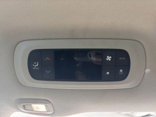 2021 Bright White Clearcoat Chrysler Pacifica Limited AWD Van