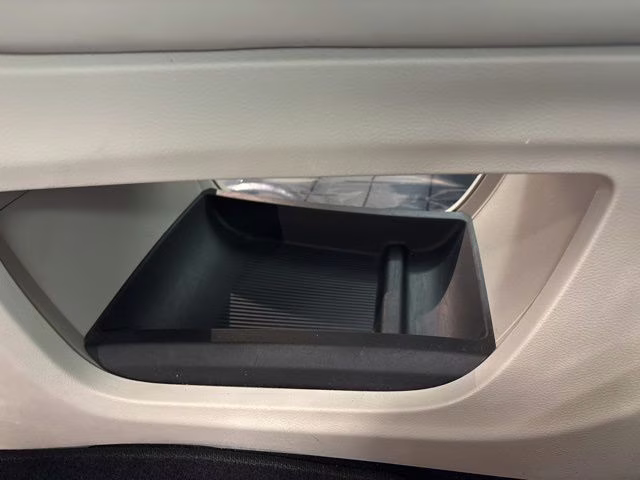 2021 Bright White Clearcoat Chrysler Pacifica Limited AWD Van