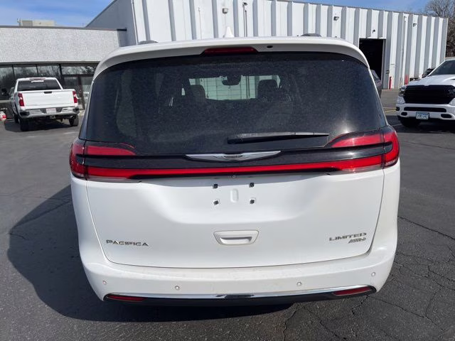 2021 Bright White Clearcoat Chrysler Pacifica Limited AWD Van