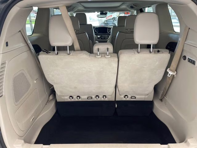 2021 Granite Crystal Metallic Clearcoat Chrysler Pacifica Limited AWD Van