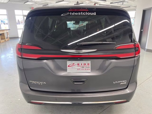 2021 Granite Crystal Metallic Clearcoat Chrysler Pacifica Limited AWD Van