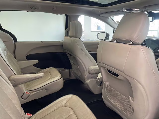 2021 Ceramic Gray Clearcoat Chrysler Pacifica Limited AWD Van