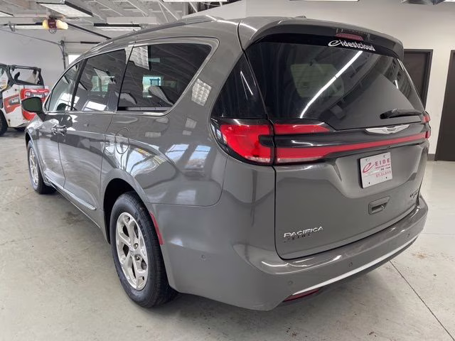 2021 Ceramic Gray Clearcoat Chrysler Pacifica Limited AWD Van